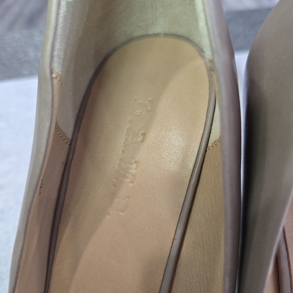 🐢 L.A.M.B. Women Novice Taupe High Wedge Slip On Size 9.5 Pumps - Picture 11 of 17
